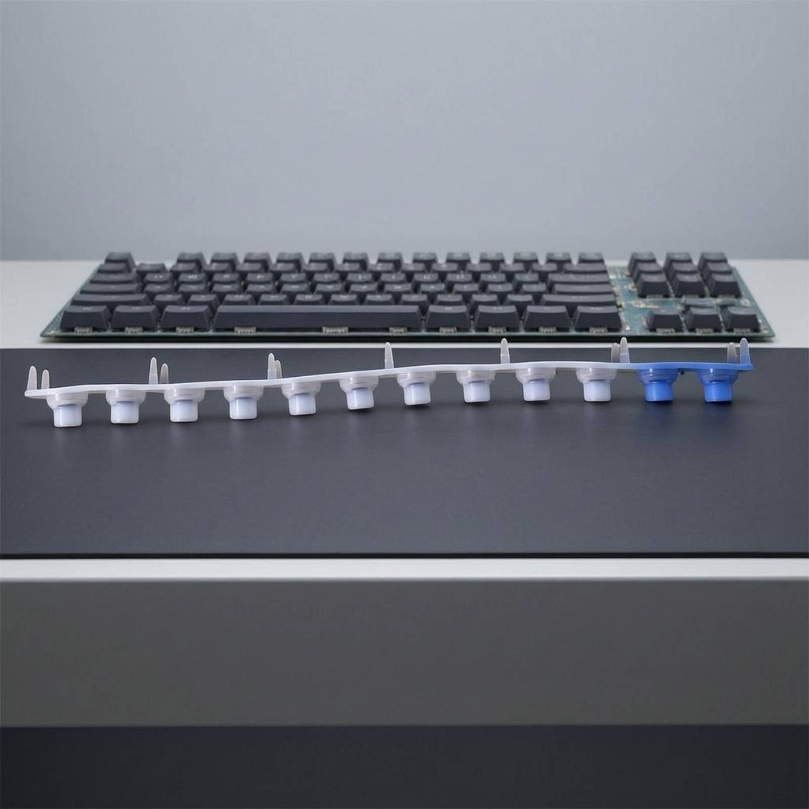 Geleidende rubberen strip Line - Electronics Repair For Beginners recensie en prijs